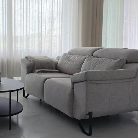 Modern With Terrace 托雷维耶哈