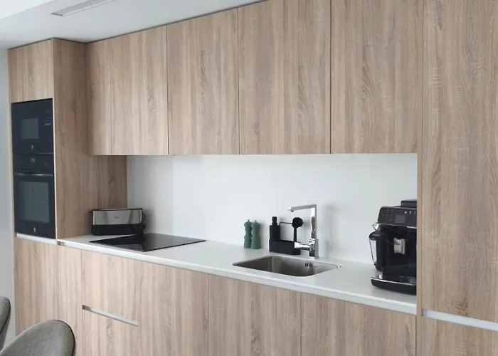 דירה Modern With Terrace טורבייחה